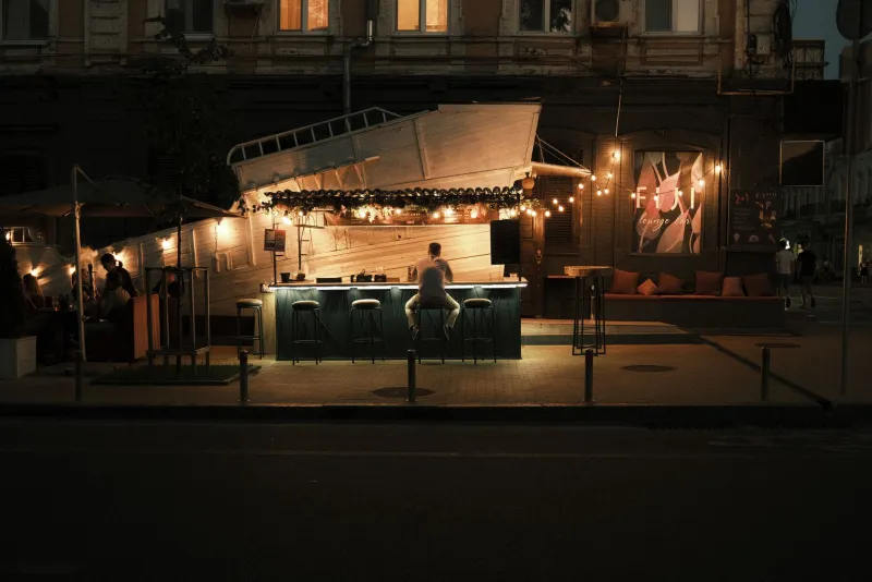 After Dark, Finally Free: Why the Night City Belongs to the Solo Woman Traveller